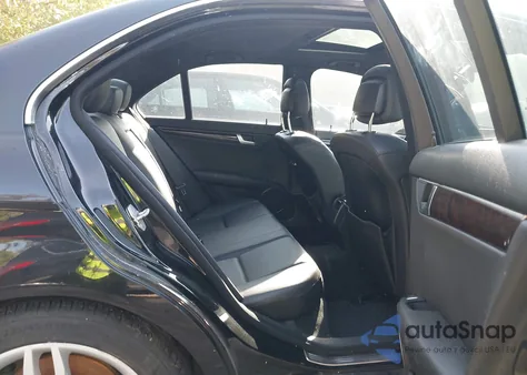 2013 Mercedes-Benz C 300 Sport 4Matic из США, поврежденный, VIN WDDGF8AB3DR296537